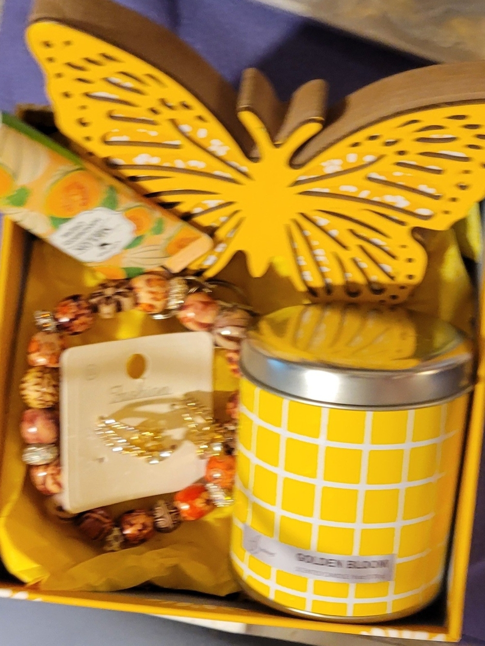 🌼 Gift Box – Yellow Floral Theme – New